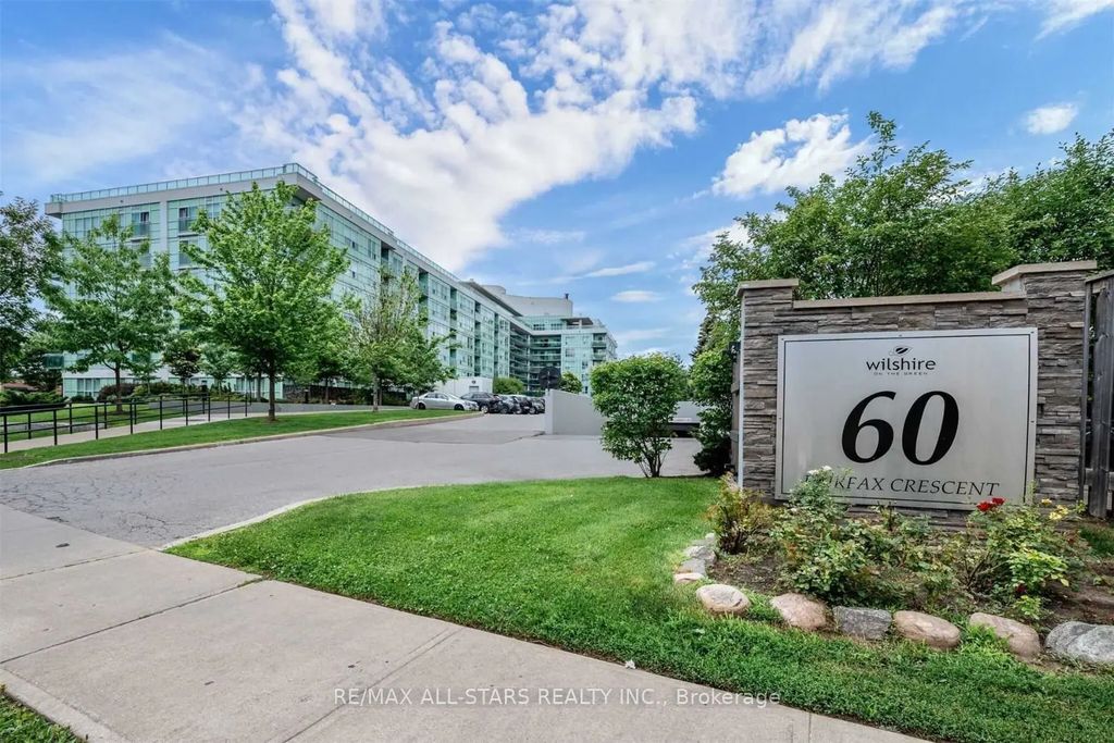 60 Fairfax Crescent 201, Toronto E04