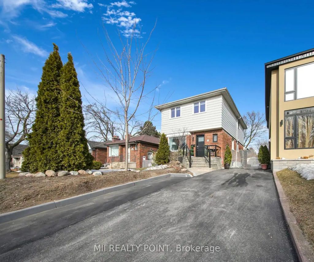 49 Manderley Drive Main, Toronto E06