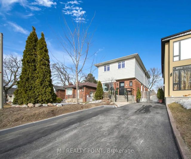 49 Manderley Drive Main, Toronto E06