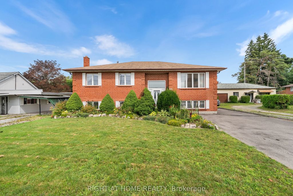 592 Taunton Road W, Oshawa