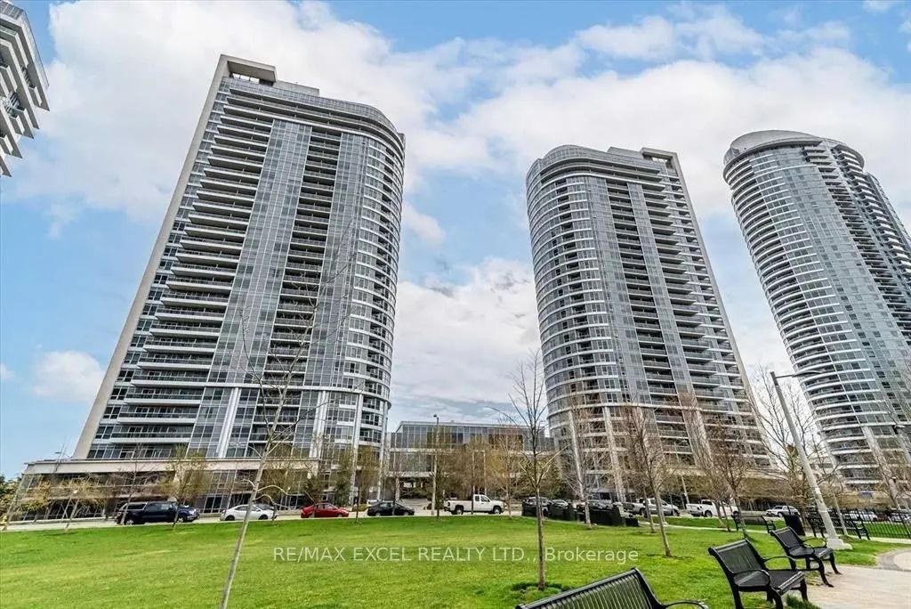 151 Village Green Square 1806, Toronto E07