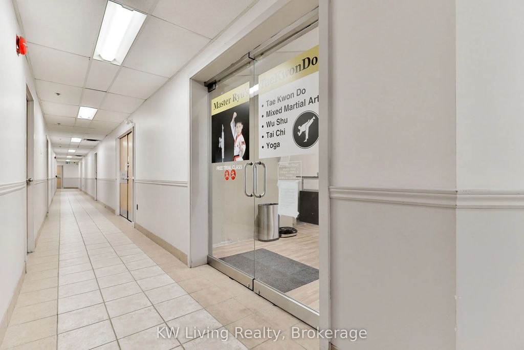 240 Alton Towers Circle 307, Toronto E07