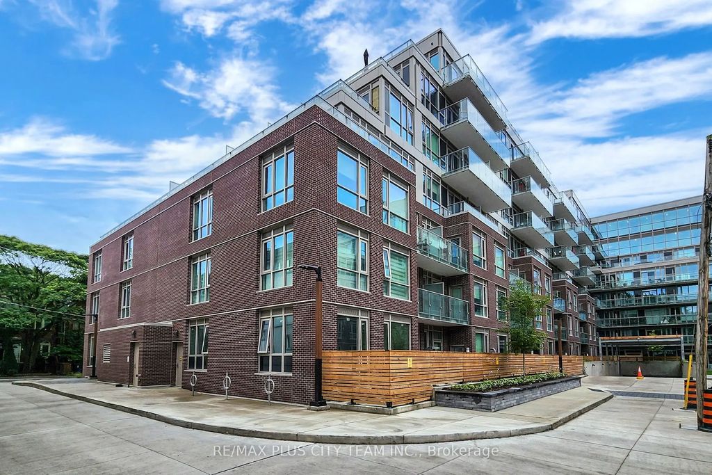 150 Logan Avenue 542, Toronto E01