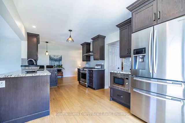 329 Challenger Court, Clarington
