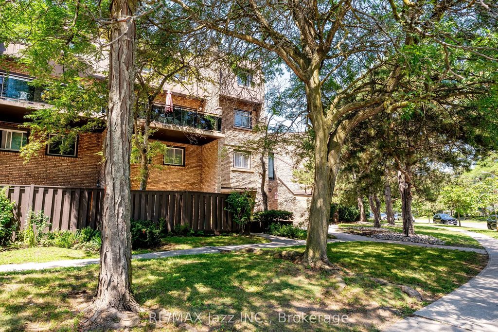 120 Ling Road 38, Toronto E10