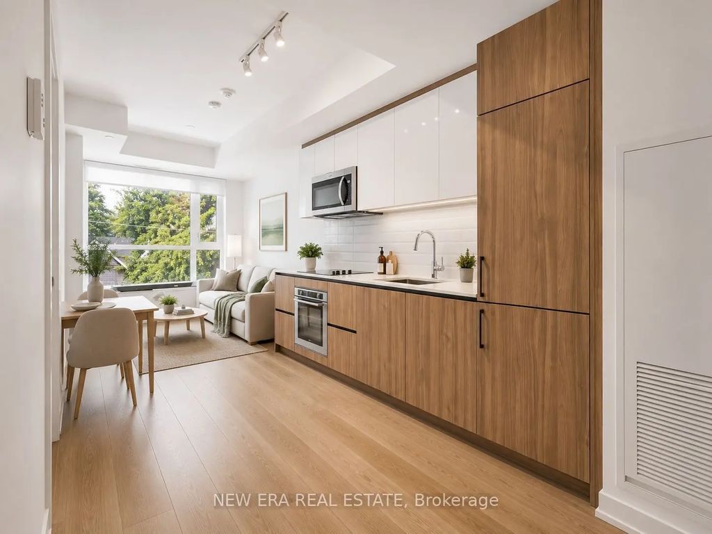150 Logan Avenue 301, Toronto E01