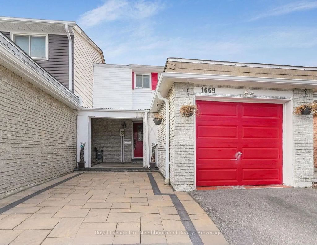 1669 Alwin Circle, Pickering