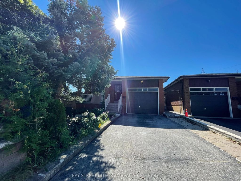 34 Iangrove Terrace, Toronto E05