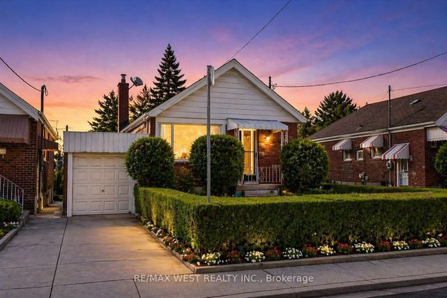 5 Dieppe Road S, Toronto E03