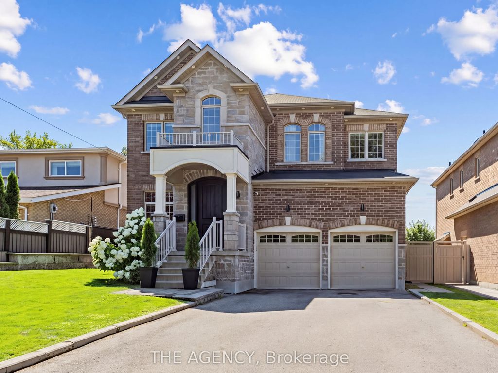 576 Oakwood Drive, Pickering
