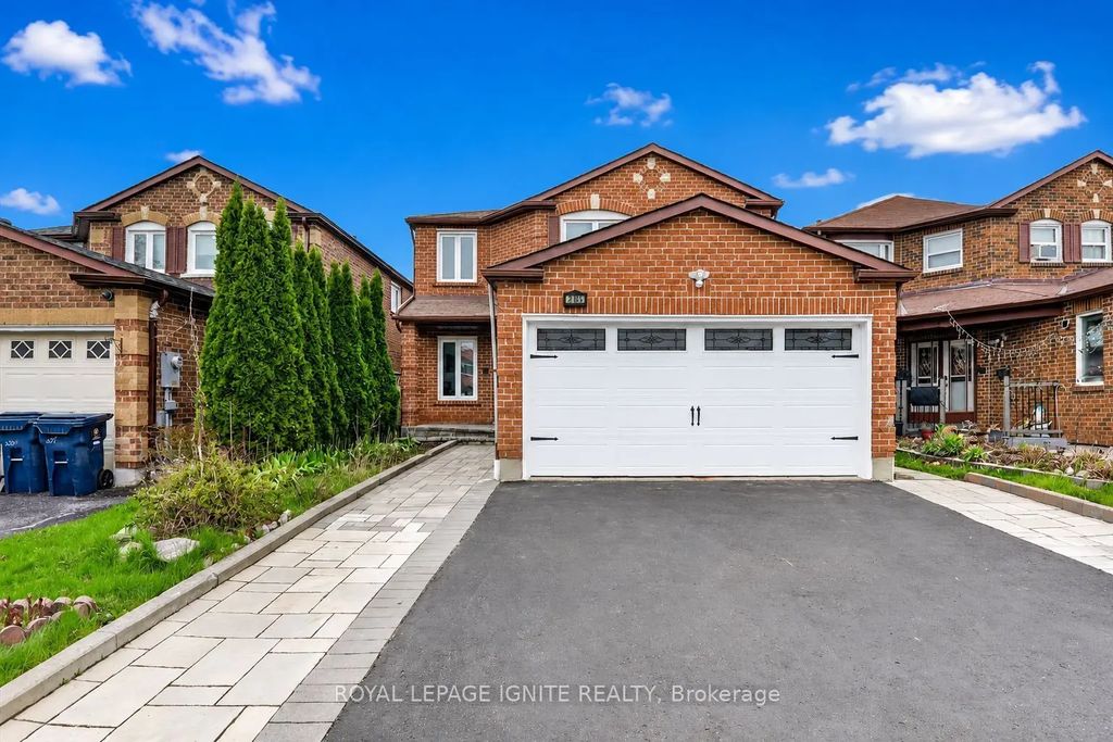 205 Hupfield Trail, Toronto E11