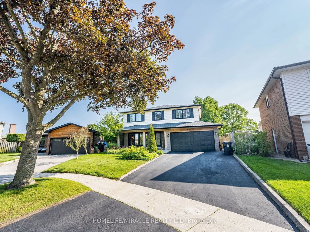 7 Chapais Crescent, Toronto E10