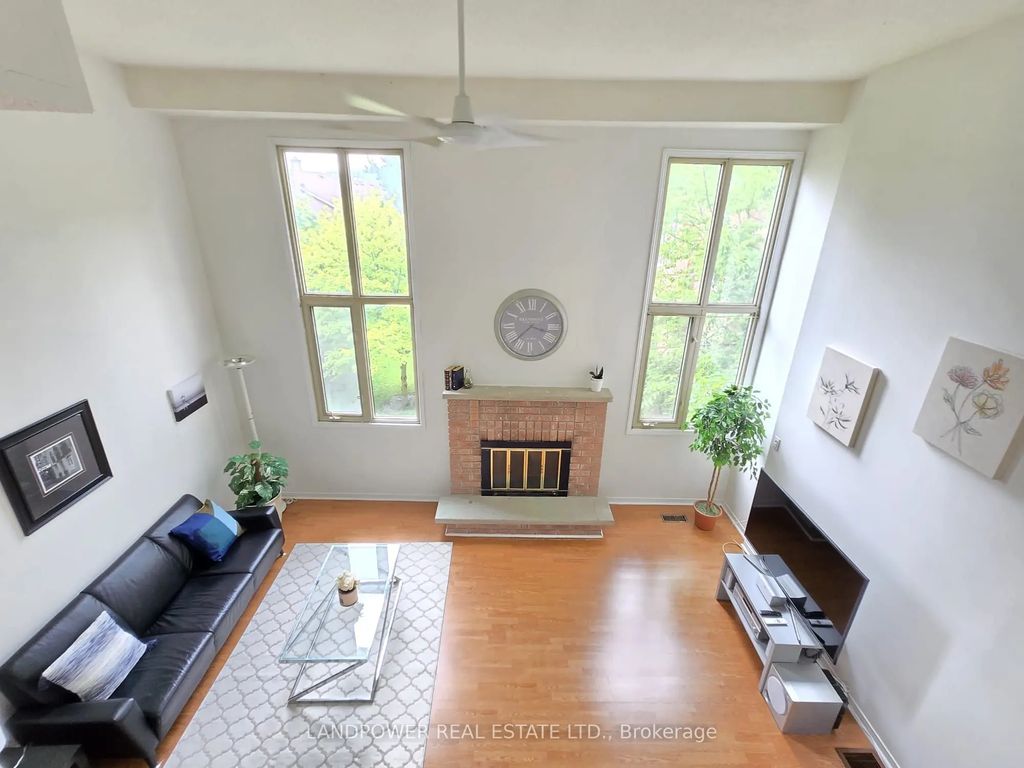 10 Cardwell Avenue 75, Toronto E07