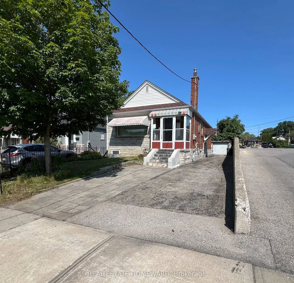 124 Glencrest Boulevard Main, Toronto E03