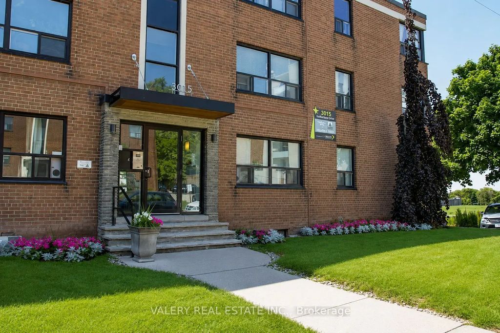 3015 Queen Street E C1, Toronto E06