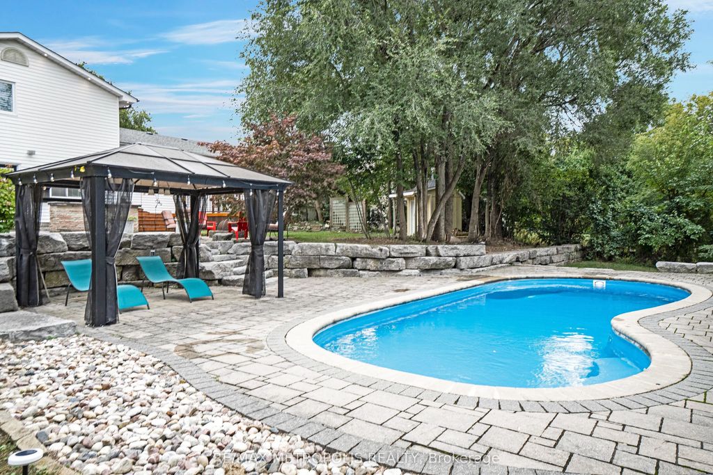 1872 Appleview Road, Pickering
