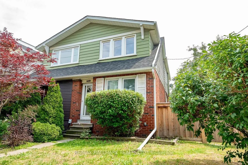 2159 Gerrard Street E Main, Toronto E02