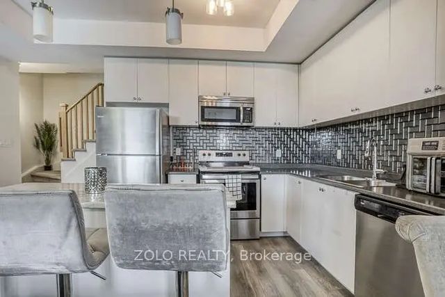 1555 Kingston Road 218, Pickering