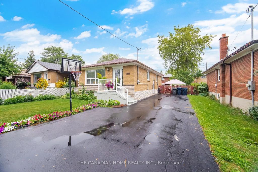 802 Brimorton Drive, Toronto E09