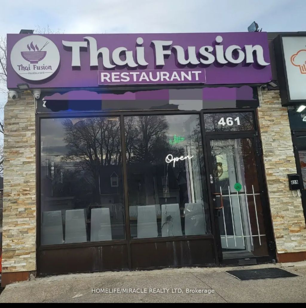 461 Pharmacy Avenue, Toronto E04