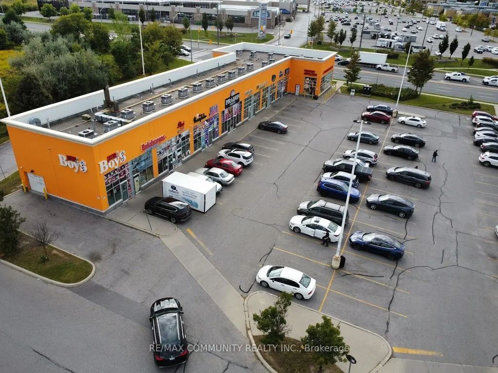 3331 Markham Road 104, Toronto E11