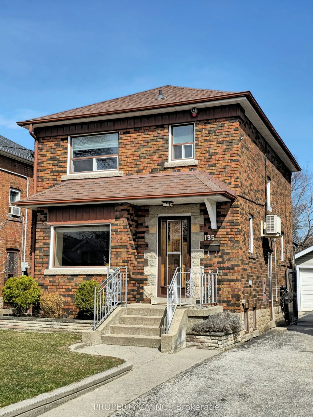 135 Cadorna Avenue, Toronto E03