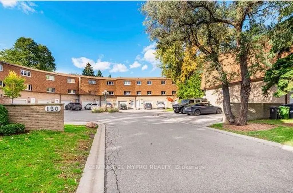120 Beverly Glen Boulevard #61, Toronto E05