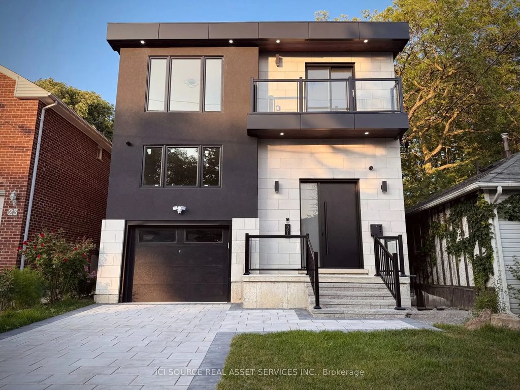 21 Vanbrugh Avenue, Toronto E06