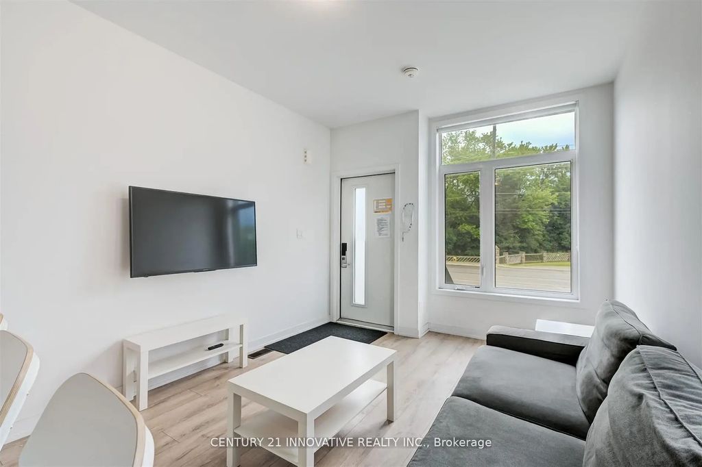 1720 Simcoe Street 16, Oshawa