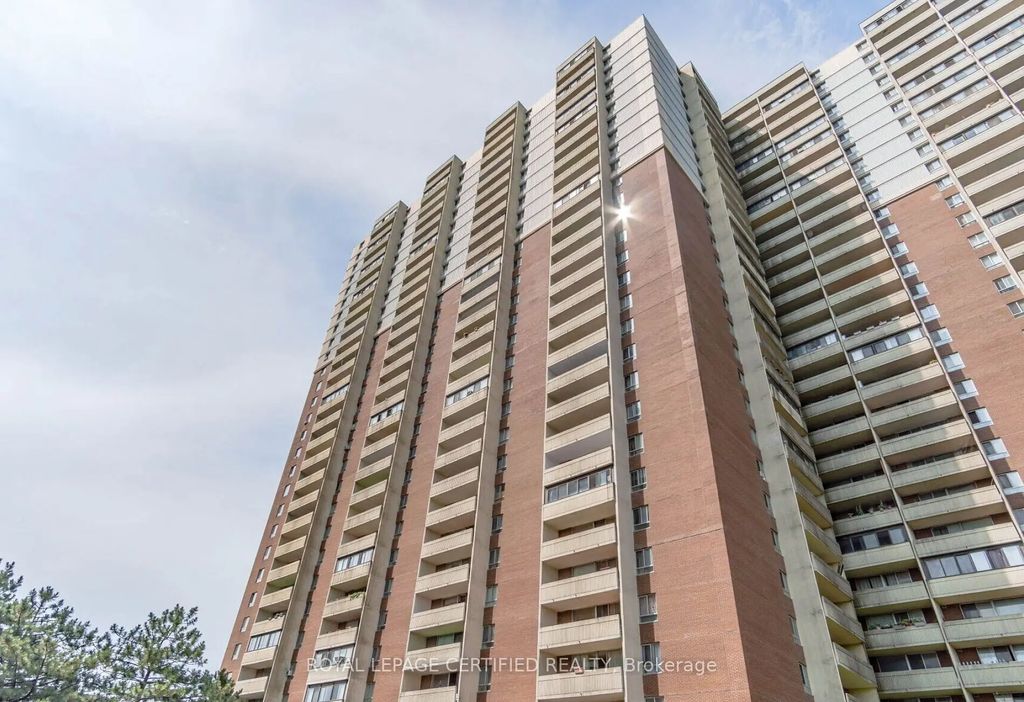 1 Massey Square 1208, Toronto E03