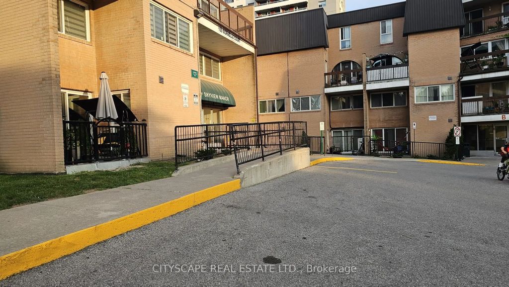 100 Mornelle Court 2096, Toronto E09