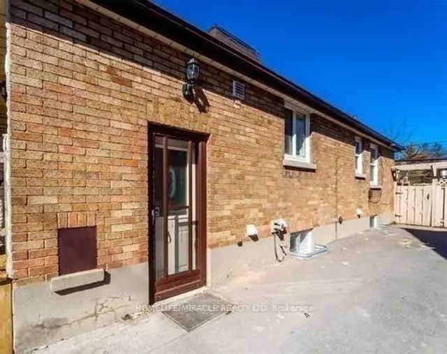 97 Central Park Boulevard N Basement Unit, Oshawa