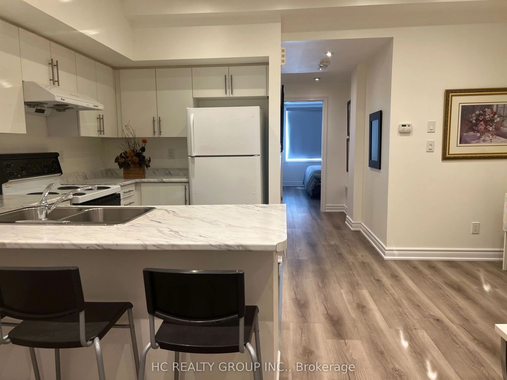 15 Eaton Park Lane 26, Toronto E05