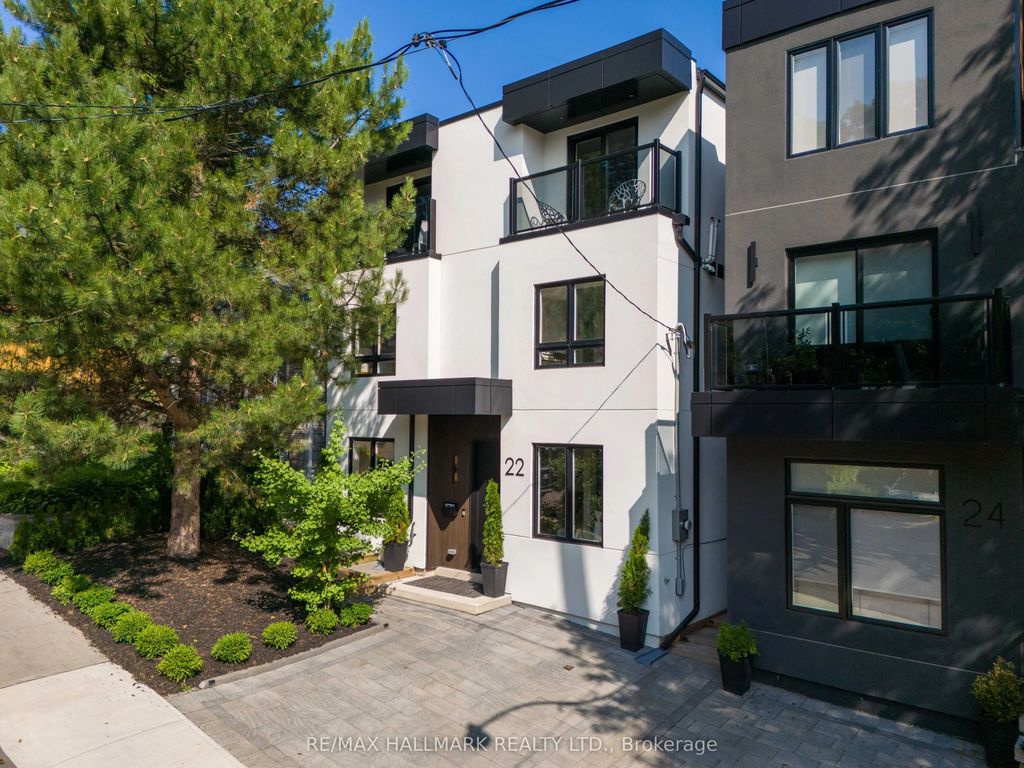 22 Harriet Street, Toronto E01