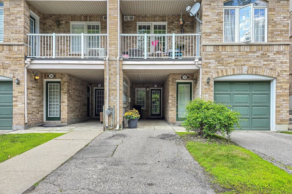 42 Pinery Trail 34, Toronto E11