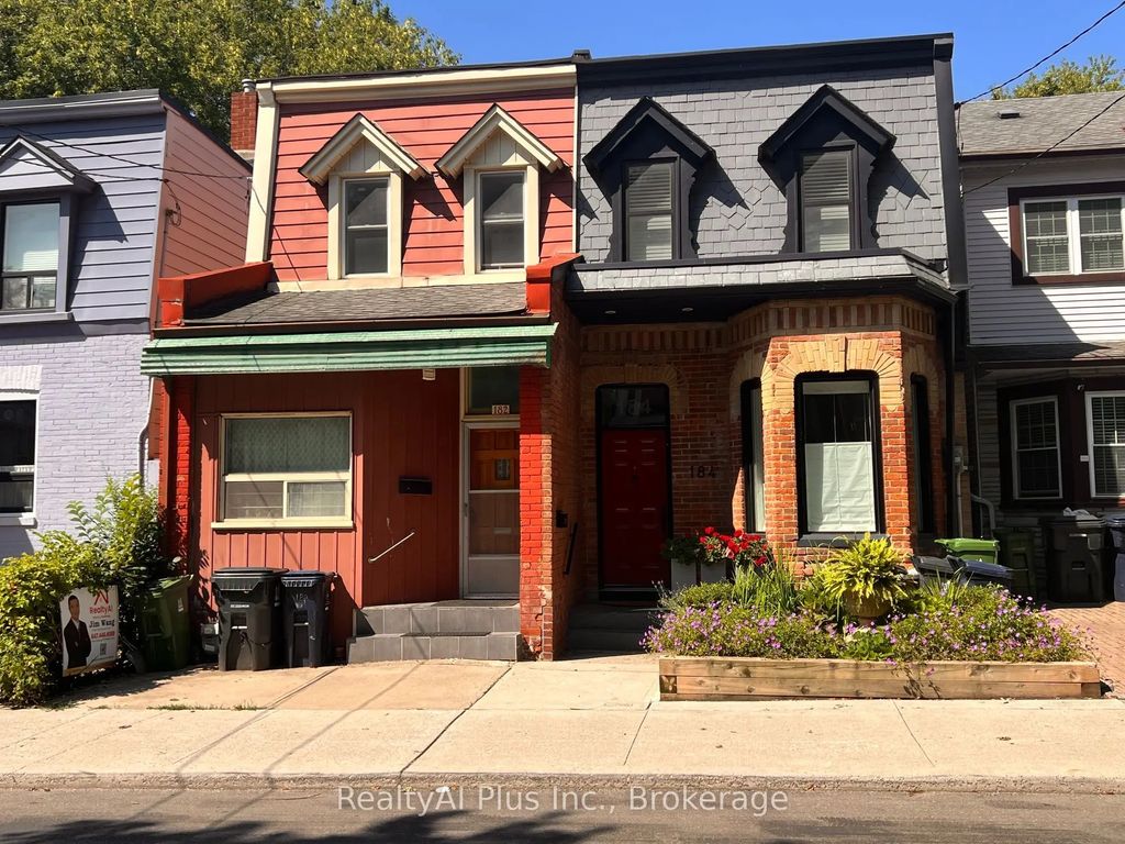 182 Boulton Avenue, Toronto E01