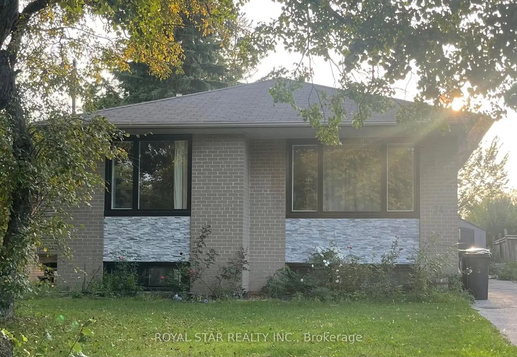 34 Neapolitan Drive Main, Toronto E09