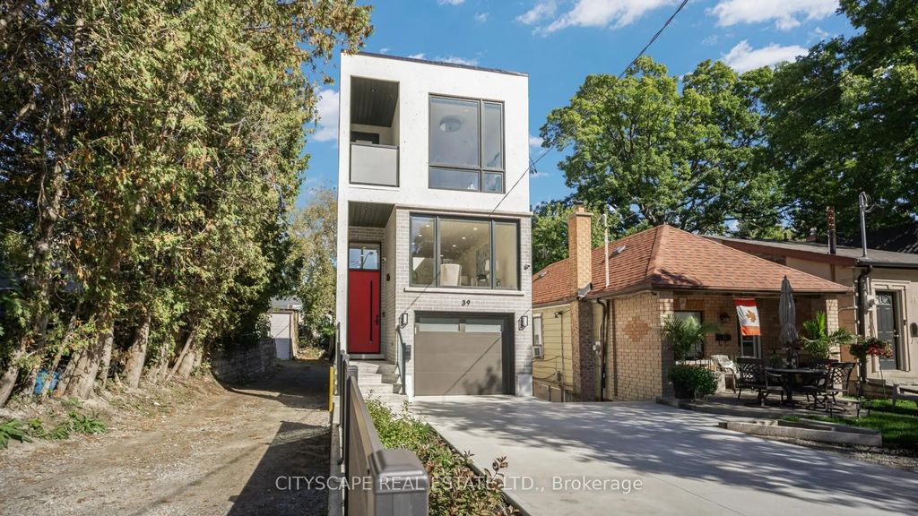 39 Kenworthy Avenue, Toronto E06