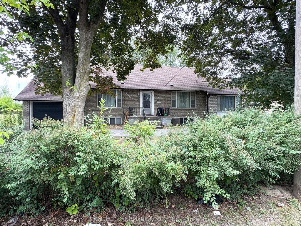 9 Lamont Avenue Basement, Toronto E07