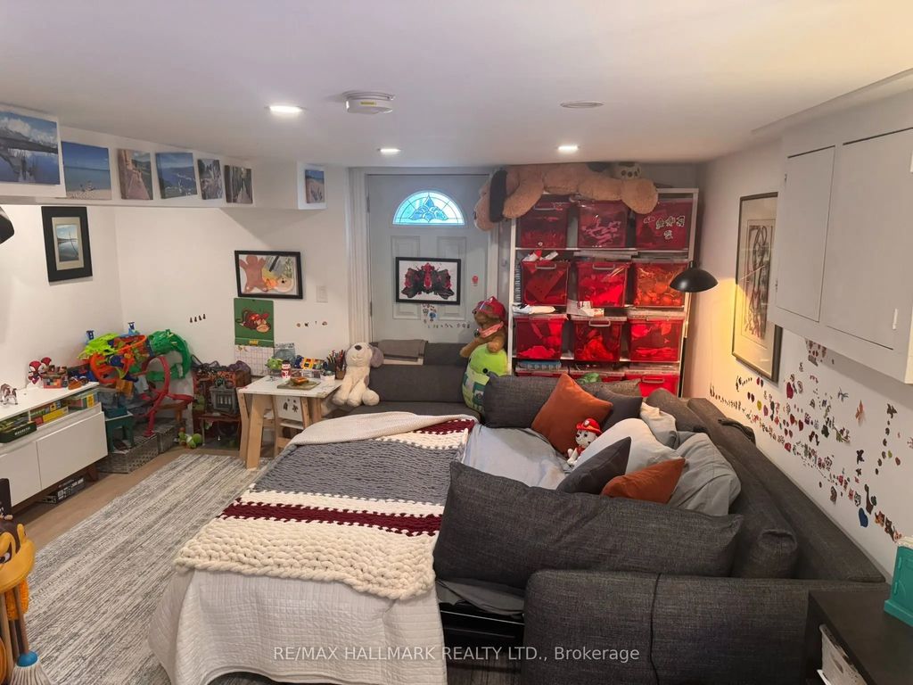 10 Hamilton Street Lower, Toronto E01