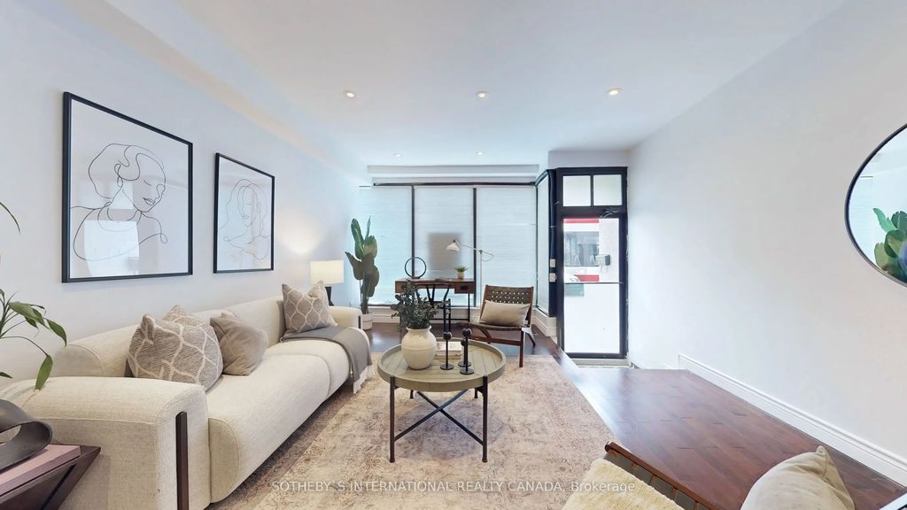 1271 Gerrard Street E, Toronto E01