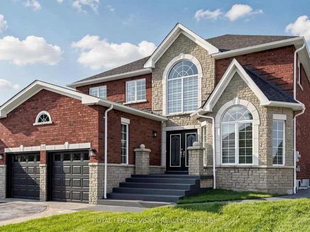 43 Mac Carl Crescent, Whitby