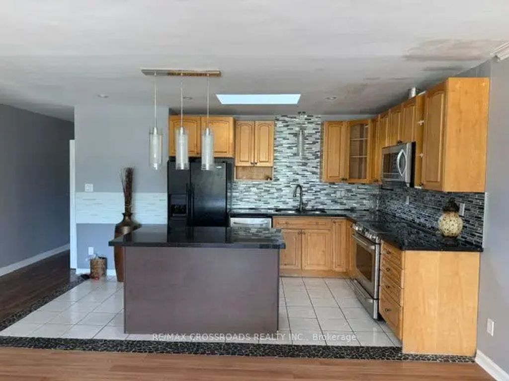 840 Danforth Road Upper, Toronto E04