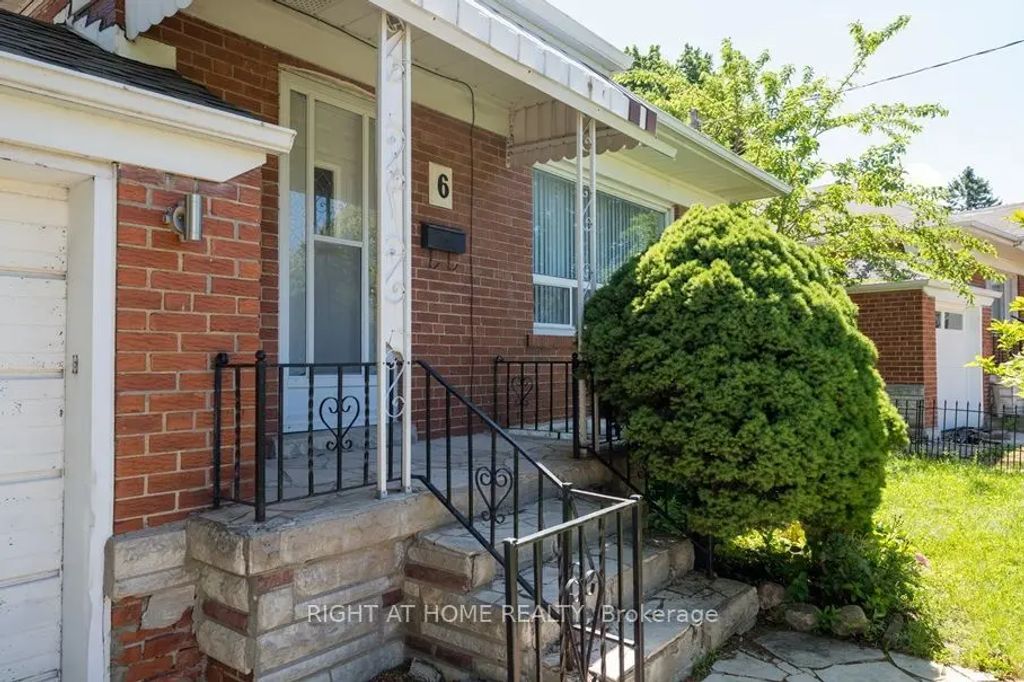6 Bellvare Crescent Main House, Toronto E04