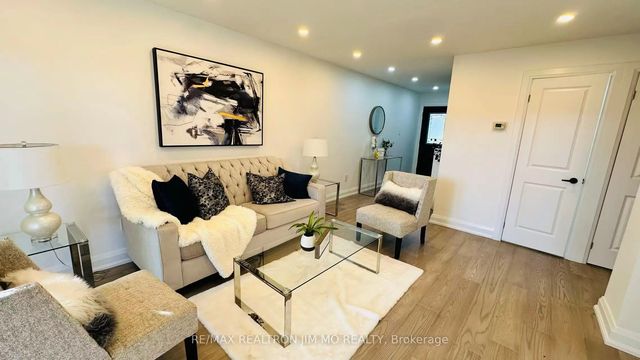 65 Heaslip Terrace Upper, Toronto E05
