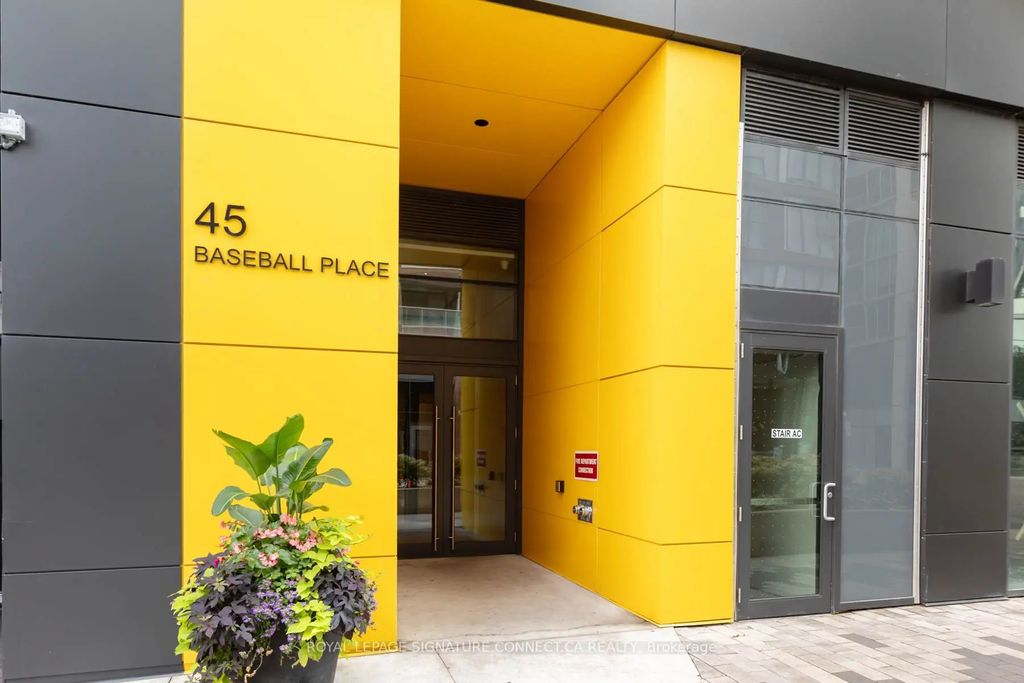 45 Baseball Place 902, Toronto E01