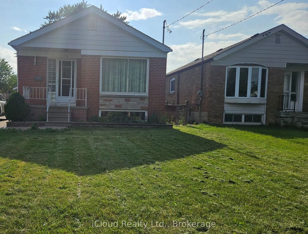 32 Frey Crescent Main, Toronto E04