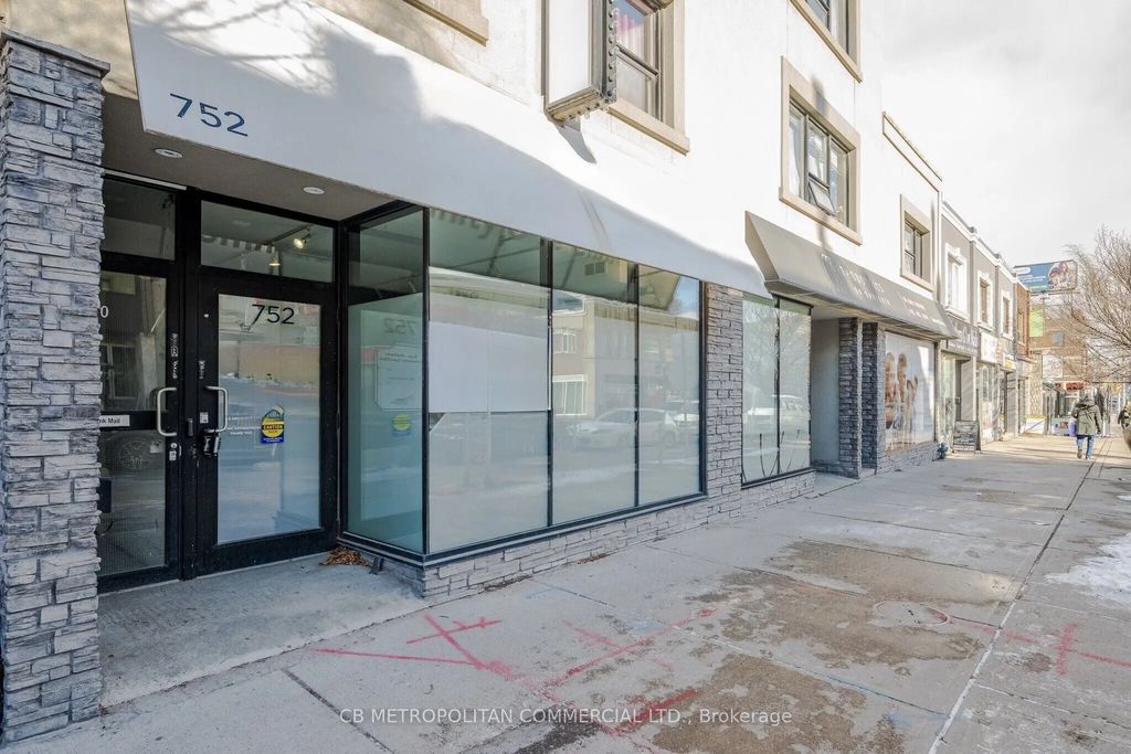 752 Danforth Avenue, Toronto E03