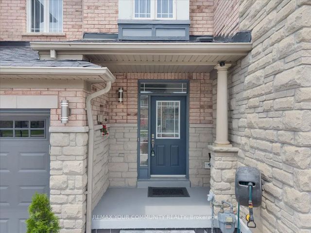 1941 Treetop Way, Pickering