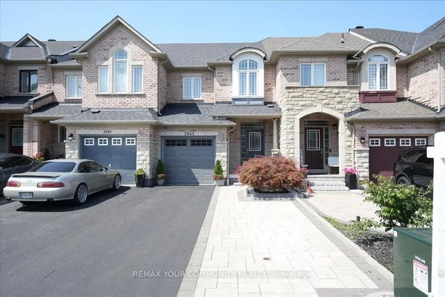 1941 Treetop Way, Pickering